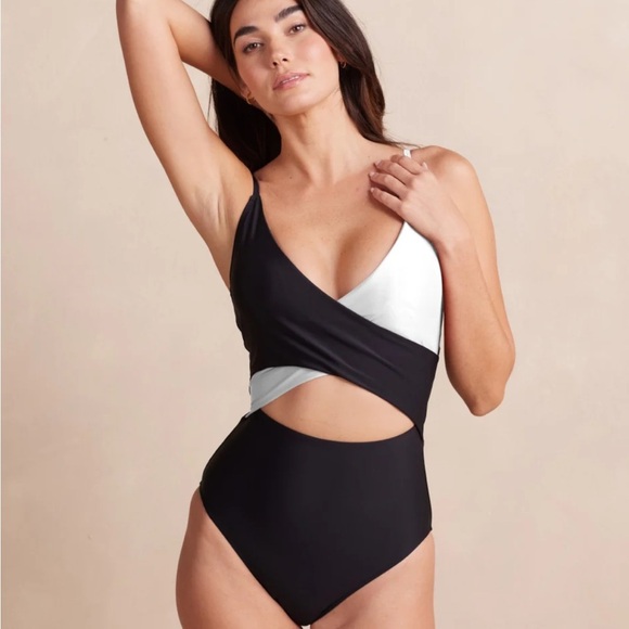 Summersalt Womens white black the sea breeze cut out one piece swimsuit 8 - Picture 1 of 7